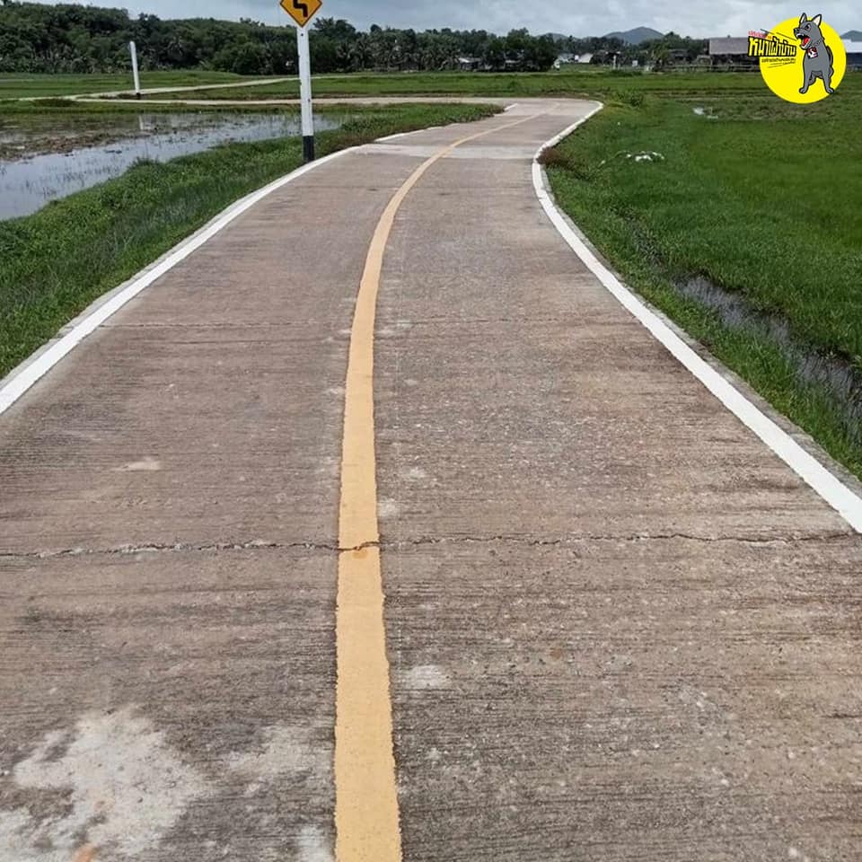 เพจดังอึ้ง! สภาพถนน เจ็ดล้านสาม หินโผล่หนักมาก