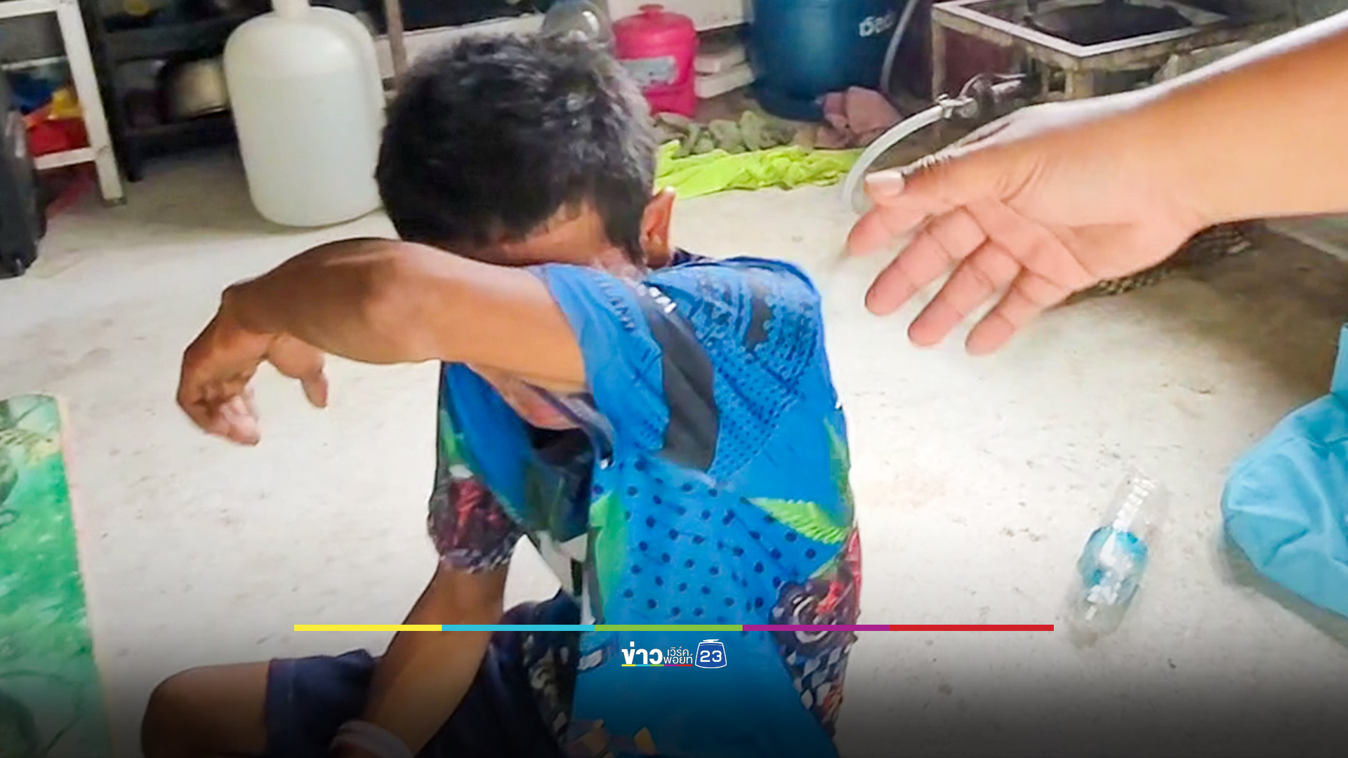 ย่องลักทรัพย์ โดนจับร่ำไห้กอดลาลูก 1 ขวบ ก่อนเข้าคุก