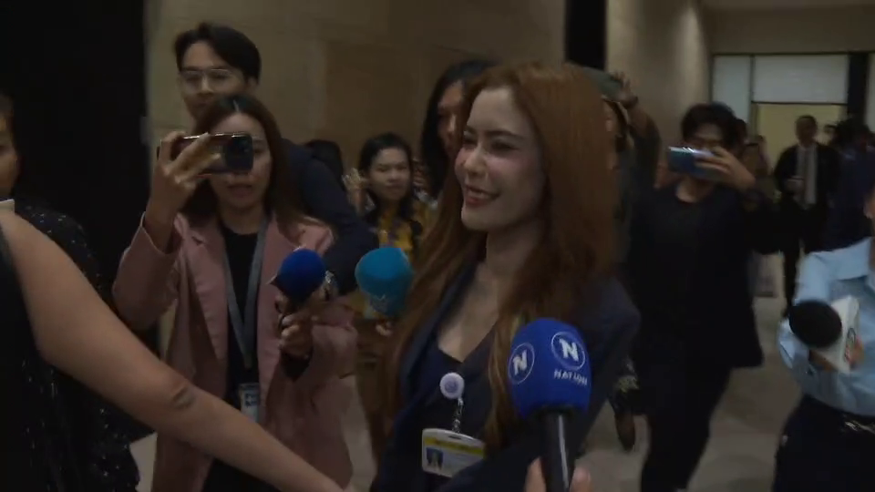 "หมอเกศ" โผล่สภาฯ ปัดตอบสื่อทุกประเด็น