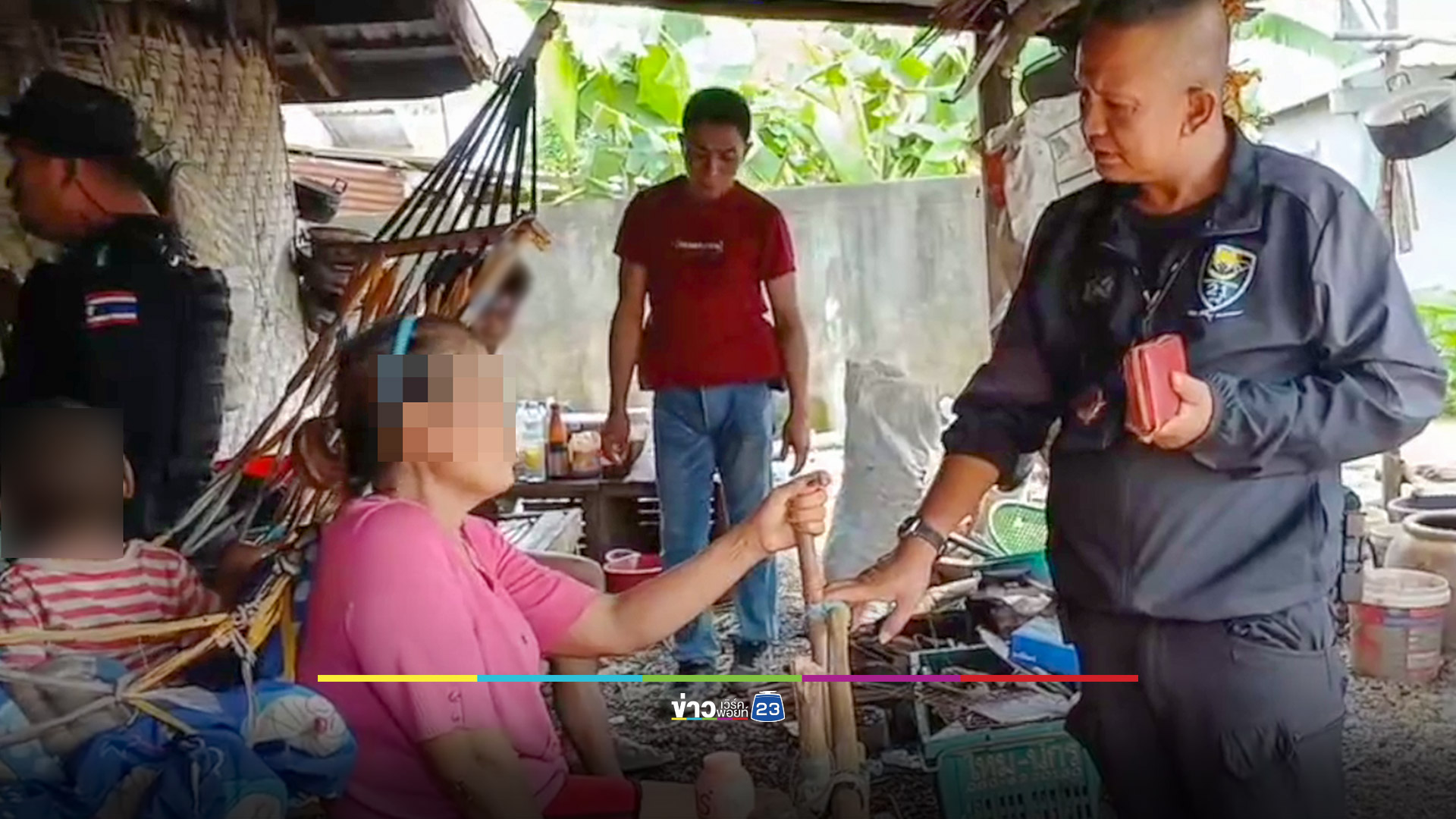 บุกจับหญิงวัย 48 ปี อ้างยากจน-ตกงาน หันมาค้ายาบ้าหาเงินเลี้ยงหลาน 6 ขวบ