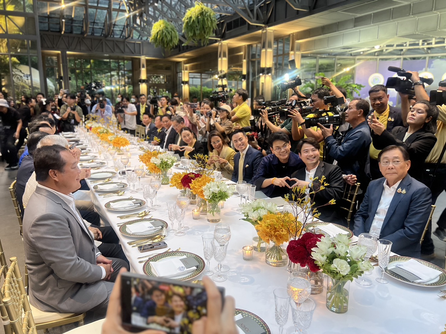 ไร้เงา บิ๊กป้อม - พัชรวาท ดินเนอร์พรรคร่วมฯ