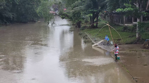 น้ำท่วมเมืองตราดคลี่คลาย ชาวบ้านติง 'แจ้งเตือนช้า'