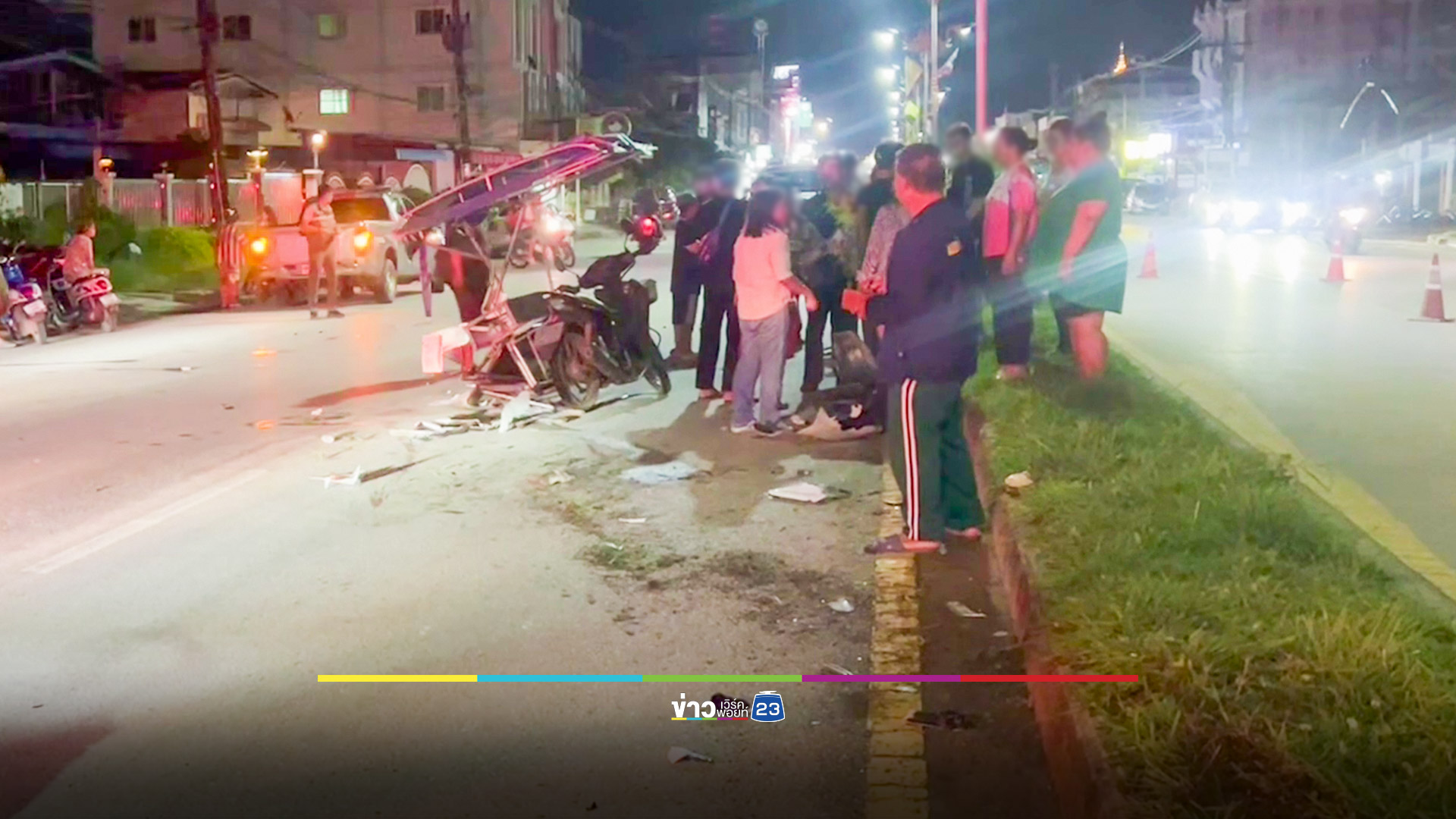 กระบะชนพ่วงข้างกลับรถสามแยกวัดใจ ด.ญ.10 ขวบดับ เจ็บสาหัสอีก 2