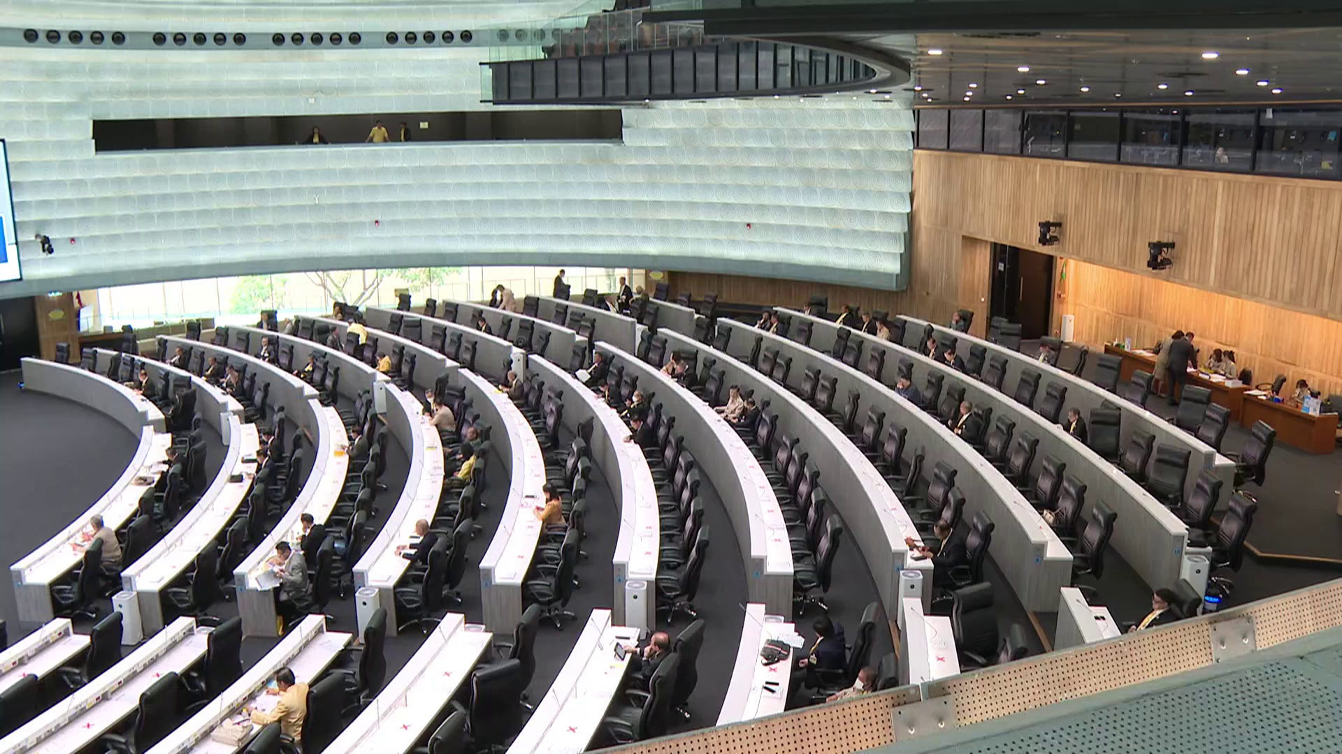 ประชุม สว.โหรงเหรง คาดเป็นนัดสุดท้าย