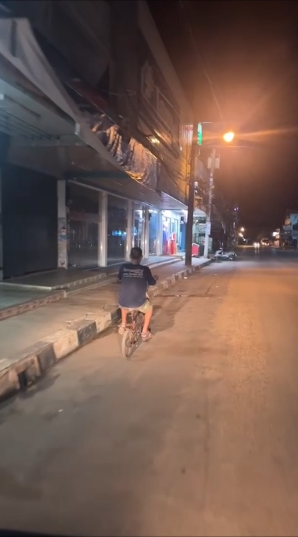หนุ่มบ้านดุงช้ำรักถูกเมีย-แม่ยายไล่ ปั่น 70 กิโลเมตรกลับบ้าน