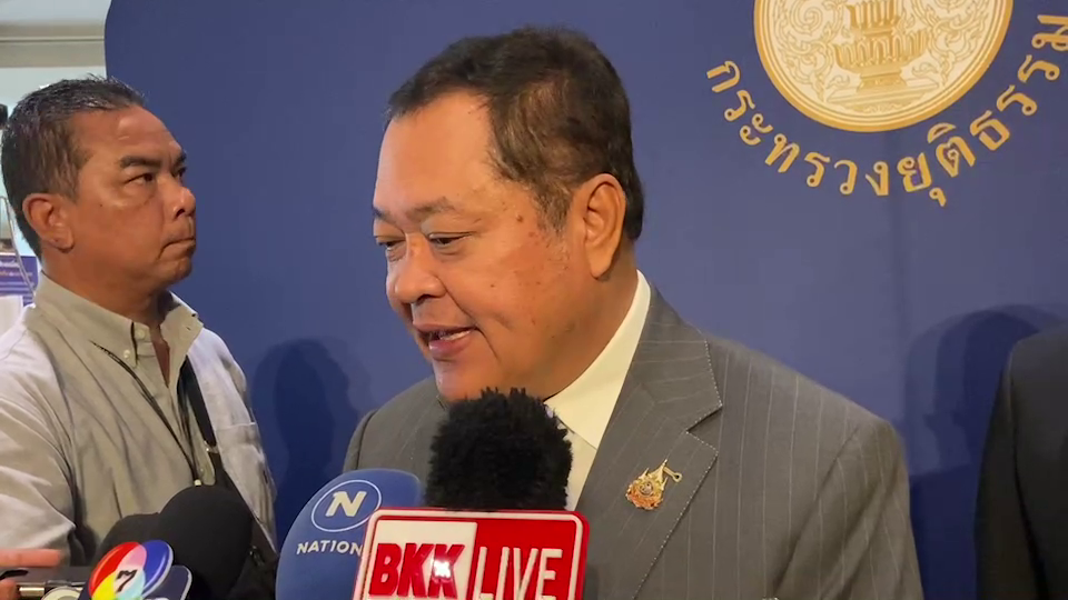 "ทวี" ยัน "ระเบียบคุมขังนอกเรือนจำฯ" ไม่ได้เอื้อ "ยิ่งลักษณ์" กลับไทย