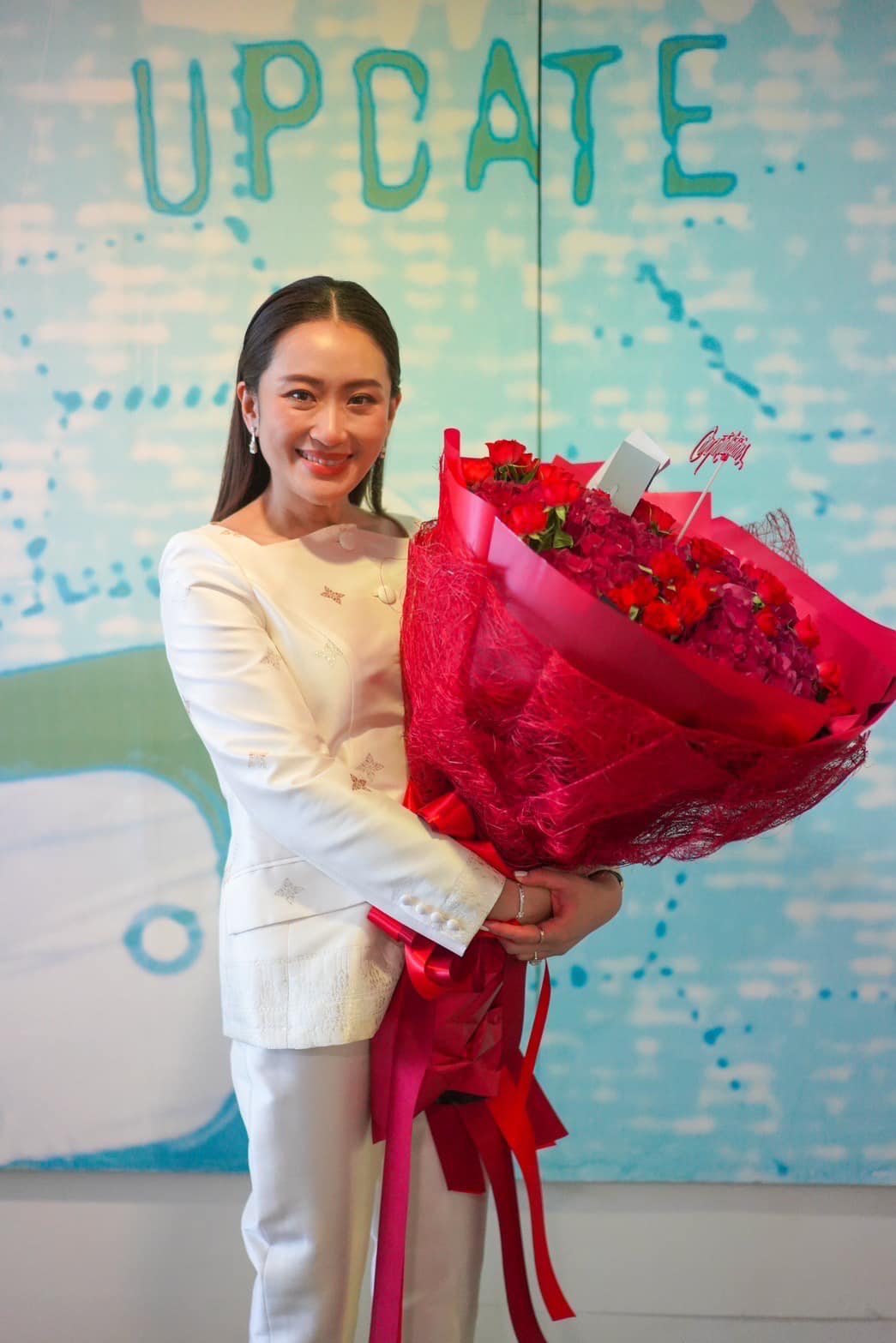 "ยิ่งลักษณ์" แสดงความยินดี "แพทองธาร" เป็นนายกฯ คนที่ 31 เชื่อพาบ้านเมืองเจริญก้าวหน้า