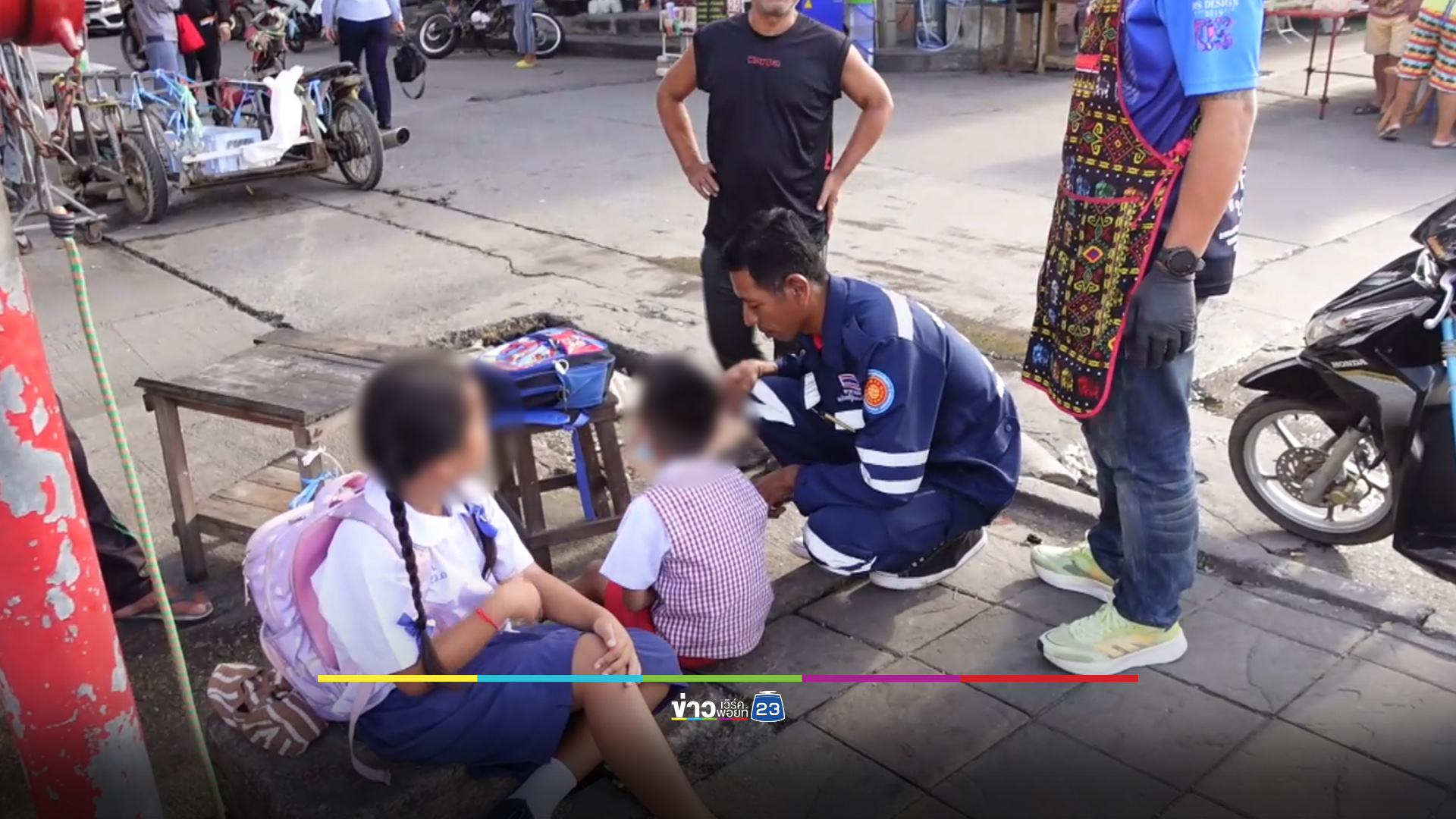 เด็ก 6 ขวบเผลอบิดแฮนด์ ทำรถพุ่งเจ็บ 3