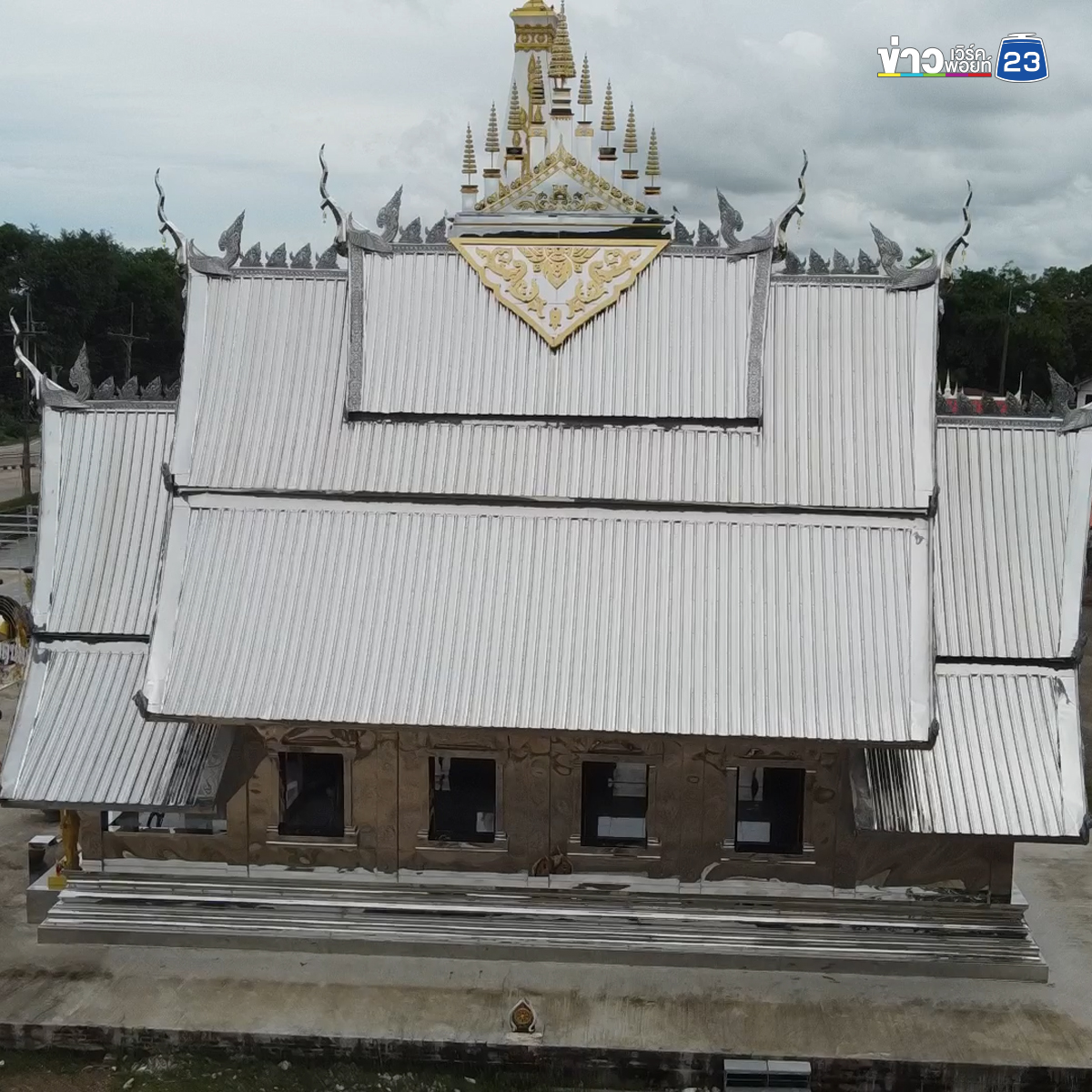 โบสถ์สเตนเลส"วัดพระธาตุน้อย"แห่งแรกในภาคอีสาน