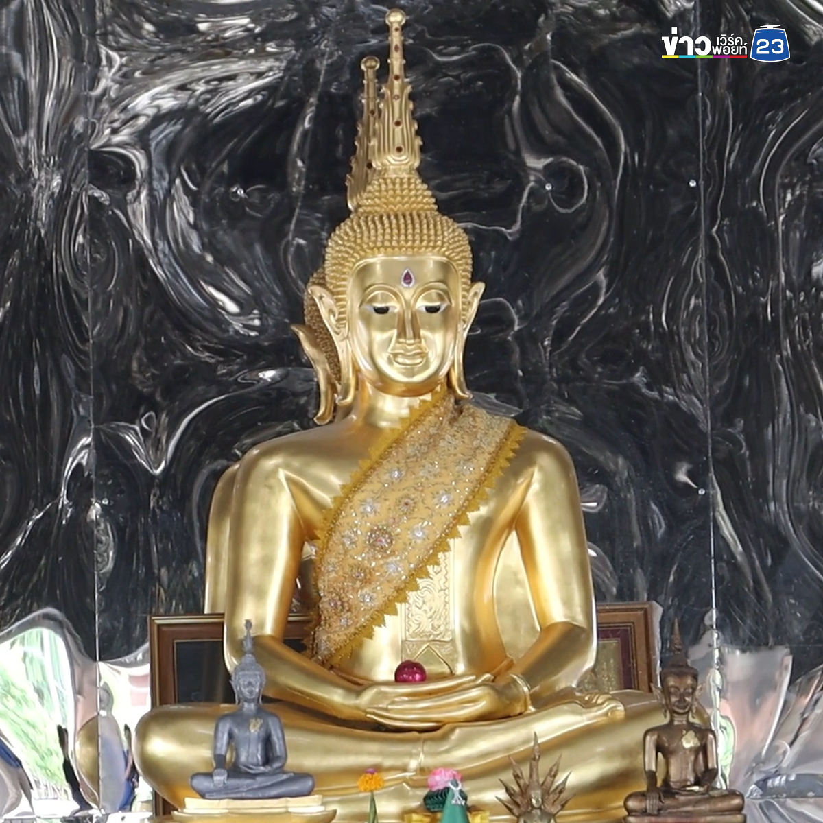 โบสถ์สเตนเลส"วัดพระธาตุน้อย"แห่งแรกในภาคอีสาน