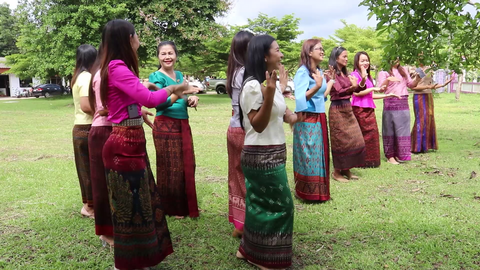 เซ่นไหว้เจ้าที่ ปิดหลักสูตรผู้สูงวัยพร้อมเลขเด็ด