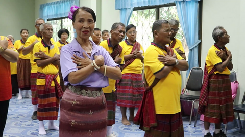 เซ่นไหว้เจ้าที่ ปิดหลักสูตรผู้สูงวัยพร้อมเลขเด็ด