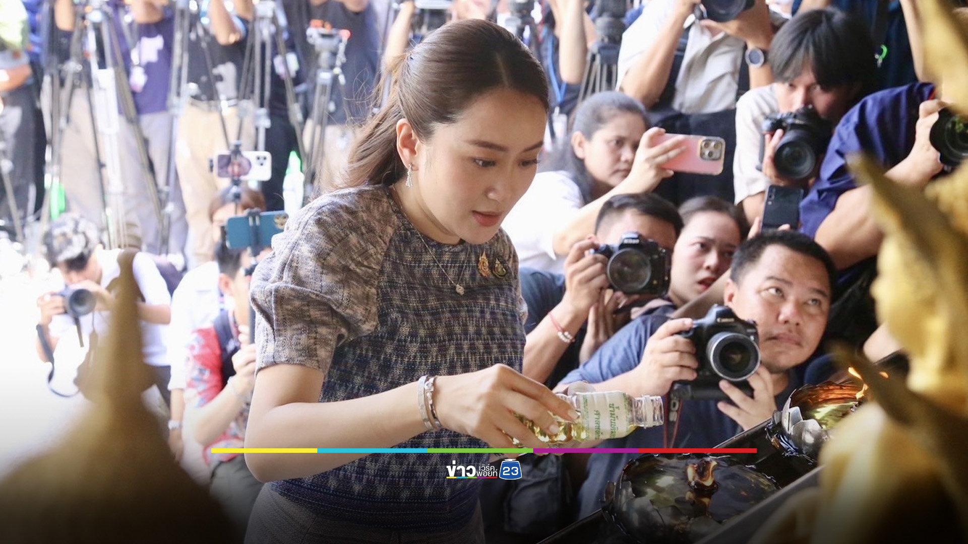 “แพทองธาร” ยกทีมไหว้ศาลหลักเมือง เอาฤกษ์เอาชัย