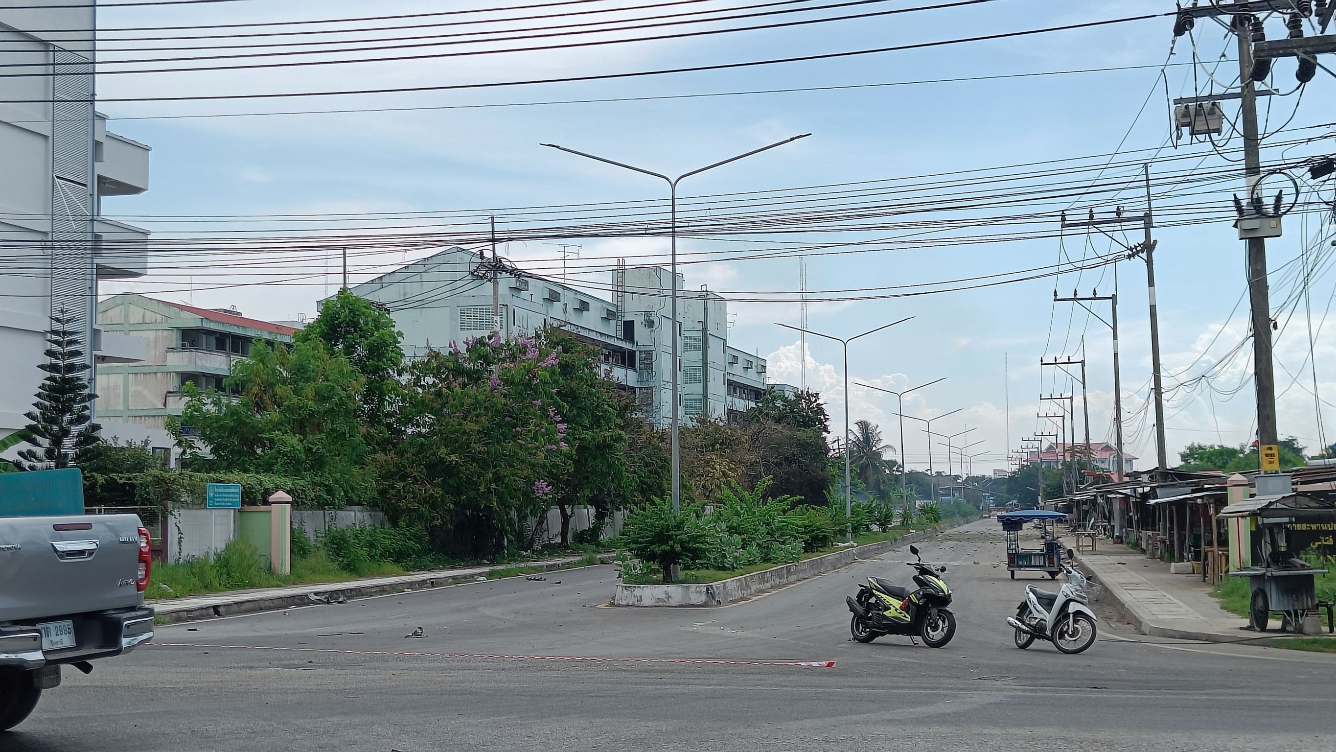 คนร้ายจุดชนวนระเบิดคาร์บอมบ์ 3 ลูก หน้า สภ.ปัตตานี