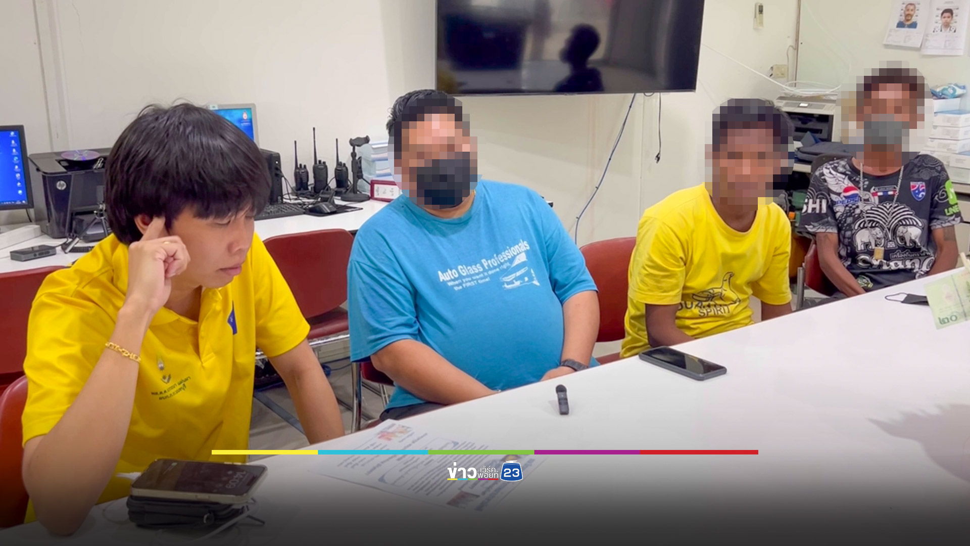 รวบแก๊งถือถังผ้าป่าตระเวนเรี่ยไรเงิน พบเสพยา-มีหมายจับ