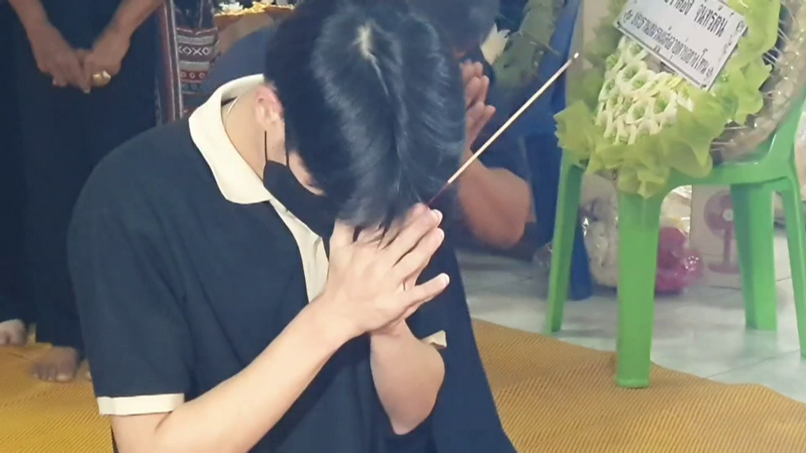 'คิวพี' เผชิญหน้าครอบครัวผู้สูญเสีย ก้มกราบบอกเสียใจมันเป็นอุบัติเหตุ