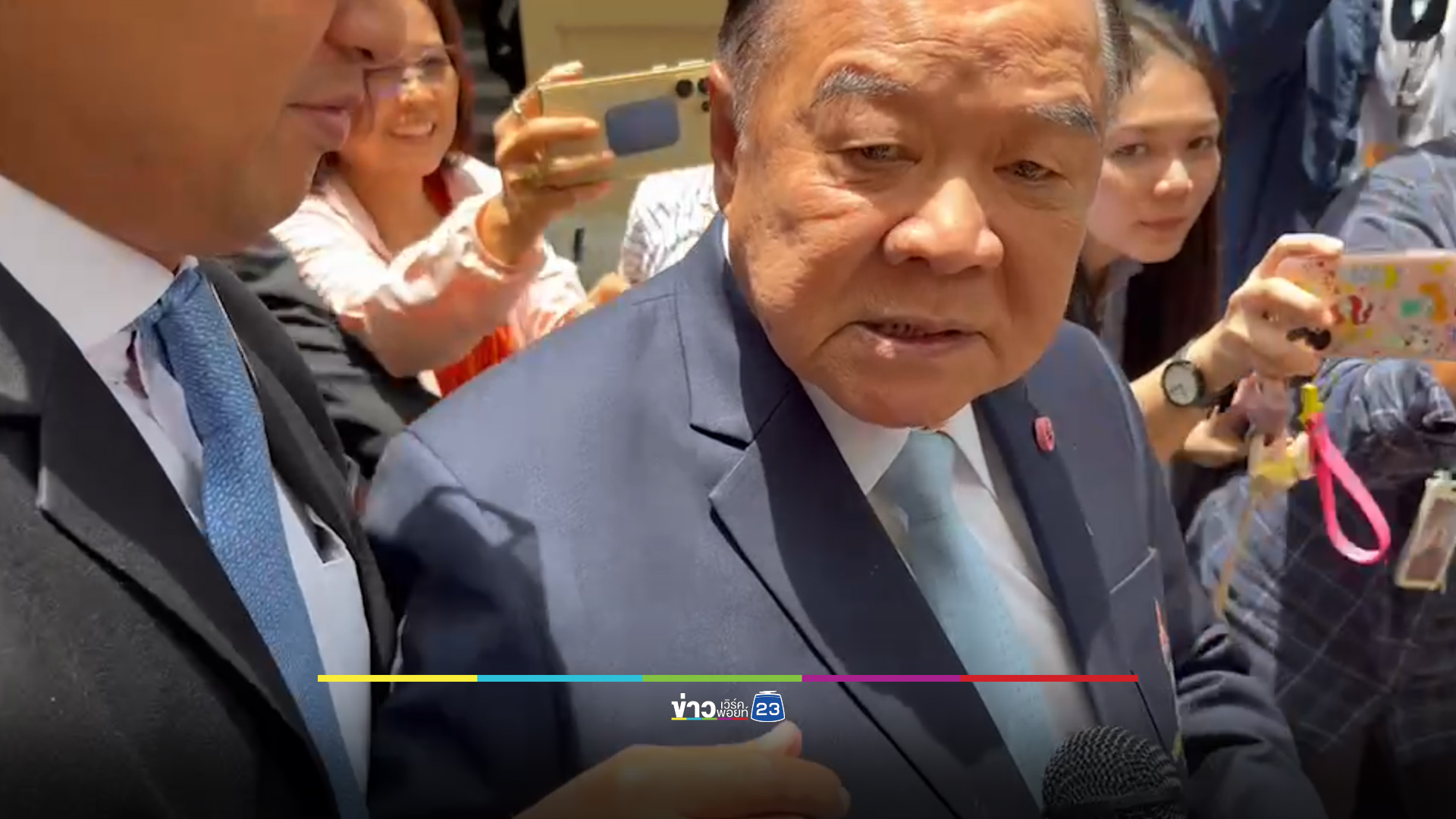 สมาคมนักข่าวฯ จี้ “ประวิตร” รับผิดชอบ ใช้ความรุนแรงกับสื่อ