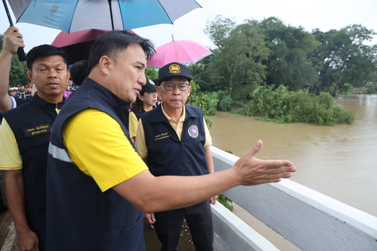 เพจของเชียงรายยืนยันด้วยภาพผู้ว่าฯ ลงพื้นที่ตรงกับ “อนุทิน-ภูมิธรรม”