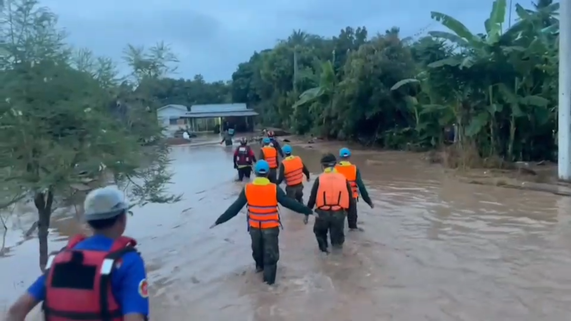 จับตาบ่ายนี้! น้ำเหนือก้อนใหญ่ทะลักเมืองสุโขทัย