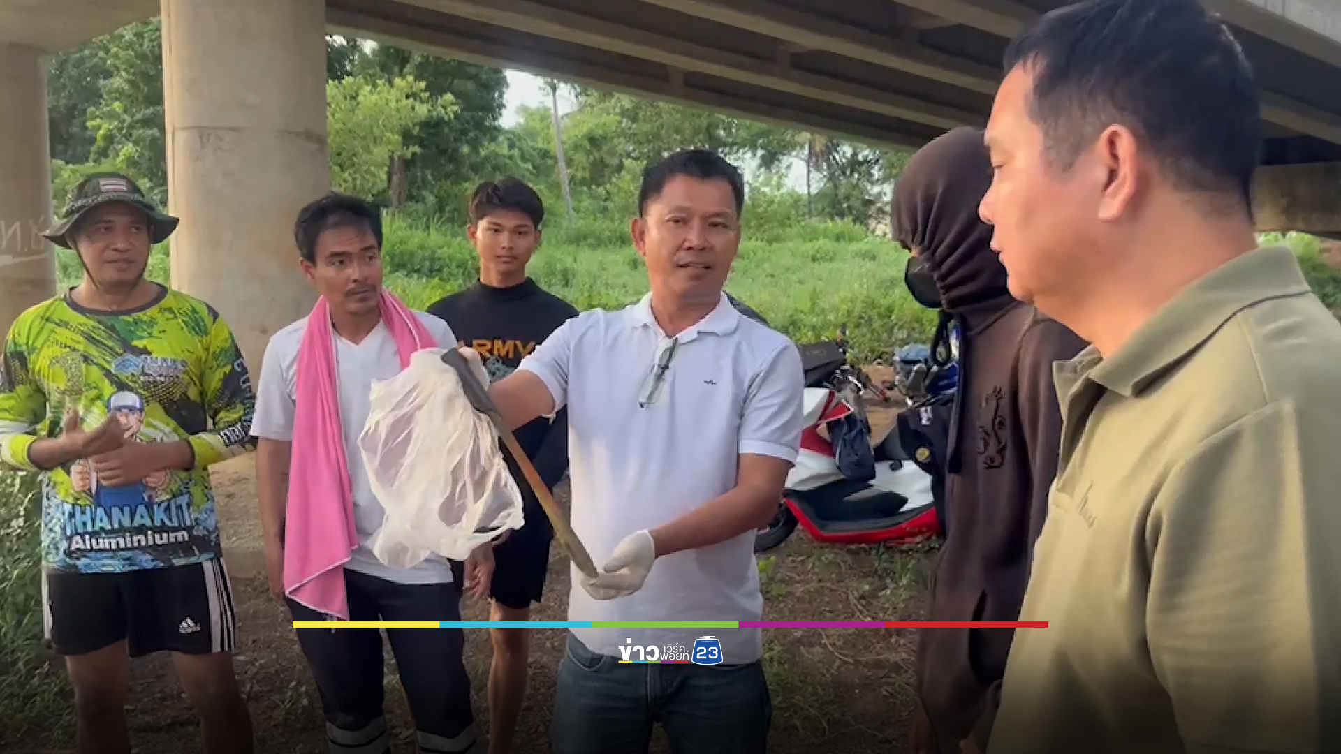 หนุ่ม 17 สุดทนแม่ถูกทำร้าย แย่งมีดฟันพ่อเลี้ยงดับ