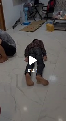 หนุ่มร้องสื่อ! ขาใหญ่บ้านโป่งอุ้มคนไปซ้อมรายวัน