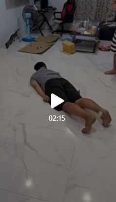 หนุ่มร้องสื่อ! ขาใหญ่บ้านโป่งอุ้มคนไปซ้อมรายวัน