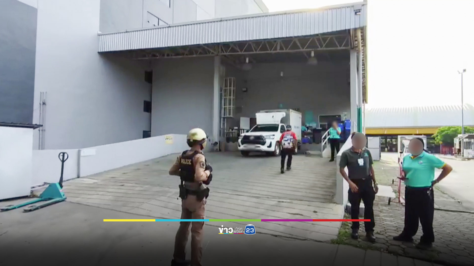 อุทาหรณ์! จอดรถทางลาดชัน ไหลทับลากครูดเจ้าของติดใต้ท้องรถ อาการสาหัส