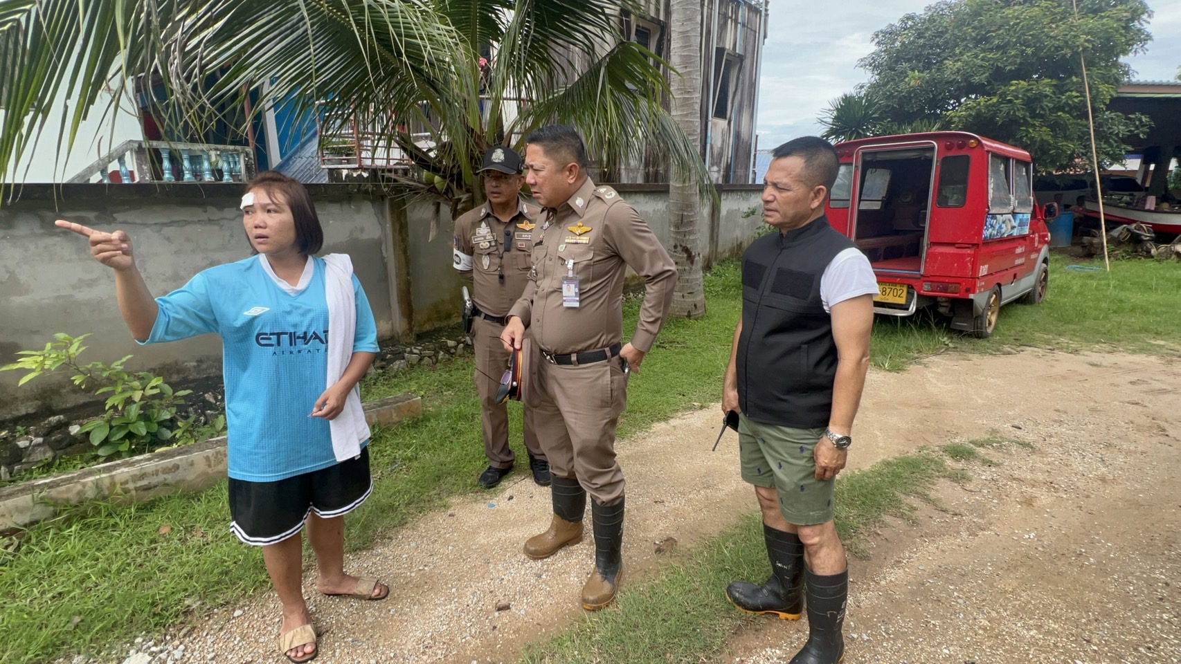 พบแล้ว 2 ชาวบ้านถูกดินสไลด์ทับ เร่งค้นหาผู้สูญหายอีก 7