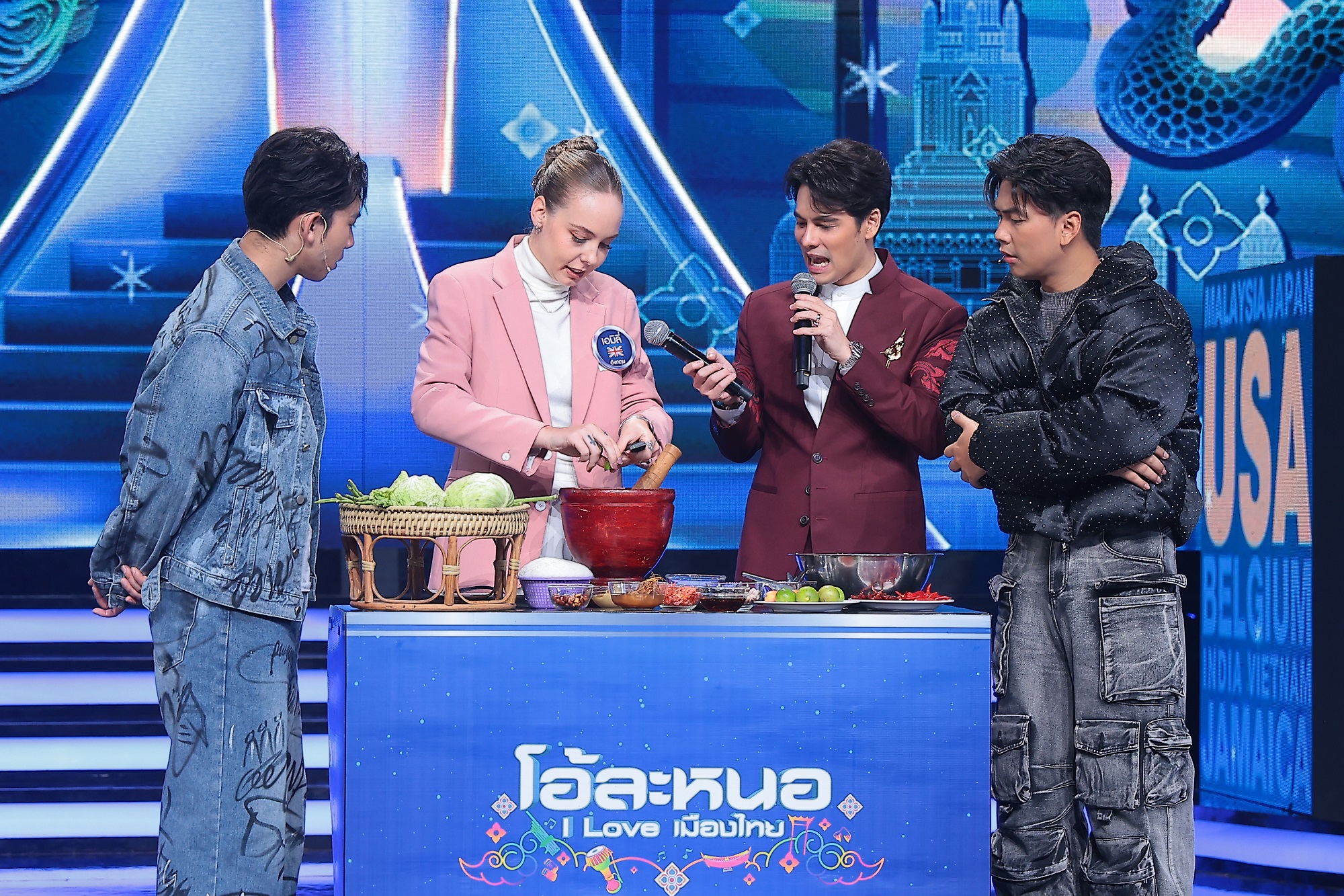 เบิ้ล ปทุมราช - ไรอัล กาจบัณฑิต ใจฟู !!! ปลื้มสุด ๆ ต่างชาติร้องเพลงไทยเพราะมาก