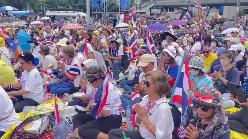 ปชช.ทยอยร่วมชุมนุม"รวมพลังแผ่นดิน"อนุสาวรีย์ชัยสมรภูมิ