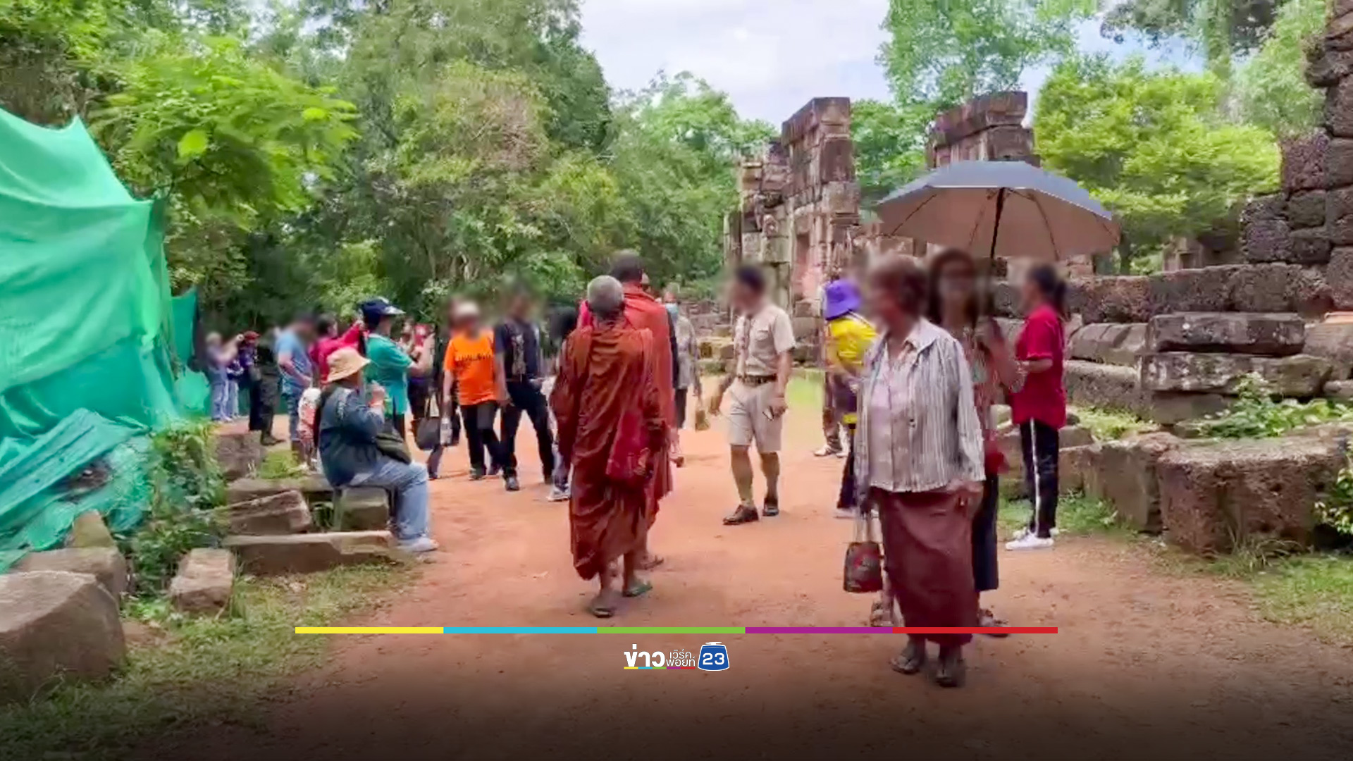 ปราสาทตาเมือนธม ยังคงคึกคัก ชาวไทยเข้าเยี่ยมชม-มอบสิ่งของให้ทหาร