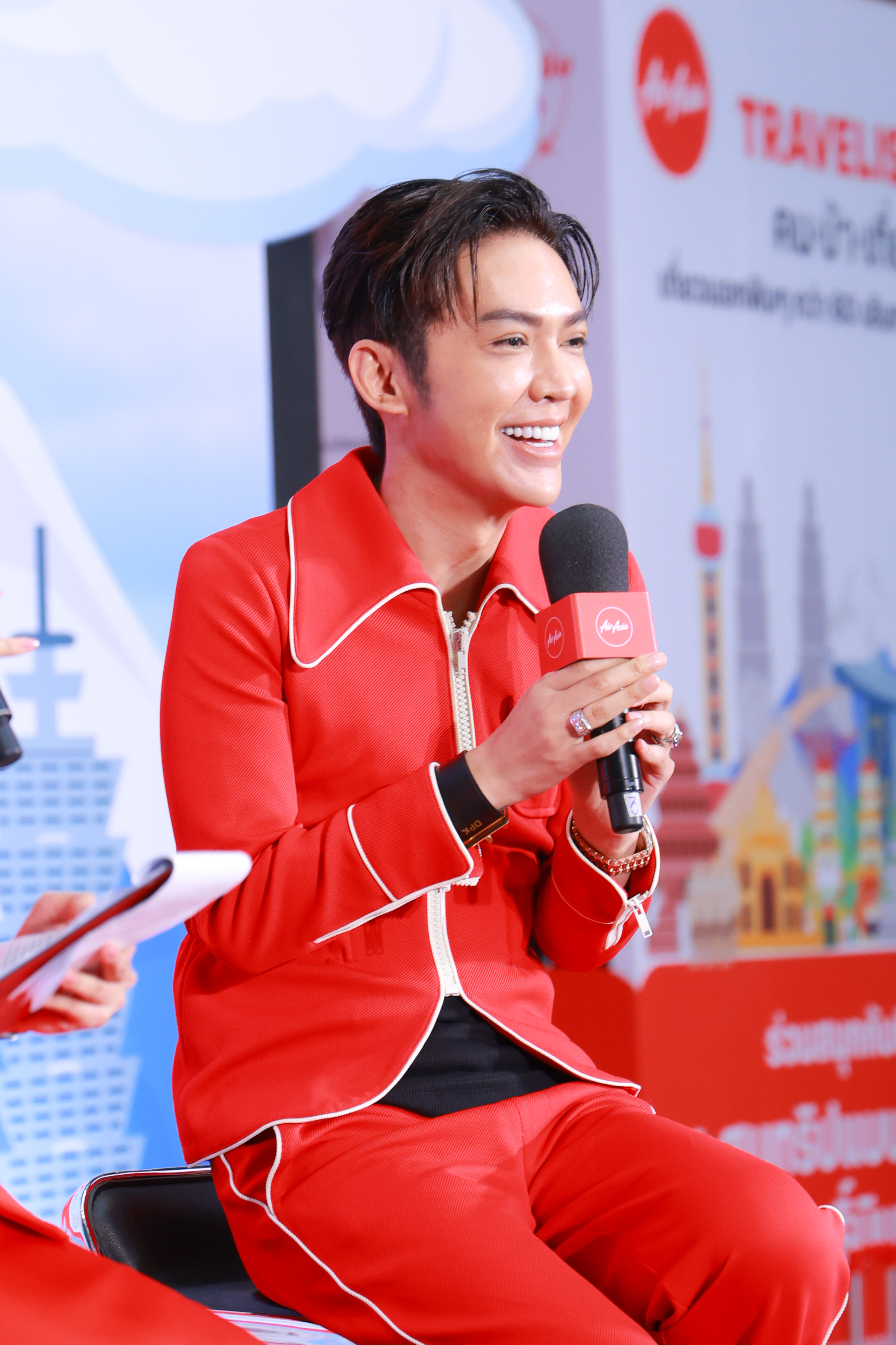 “แม่นายดัง” ออกโรงชวนคนบ้าเที่ยวสะสมเส้นทางบิน