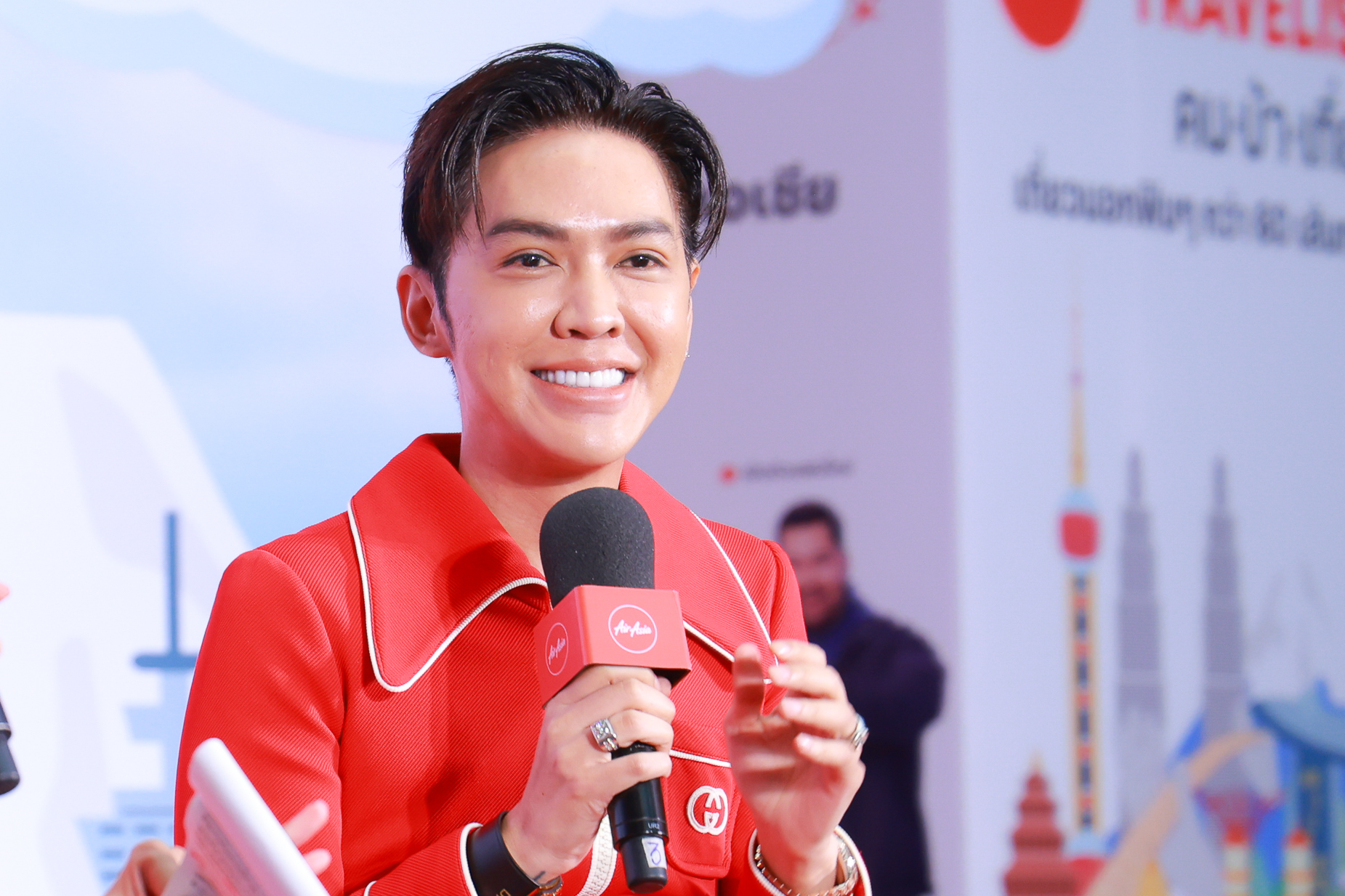 “แม่นายดัง” ออกโรงชวนคนบ้าเที่ยวสะสมเส้นทางบิน