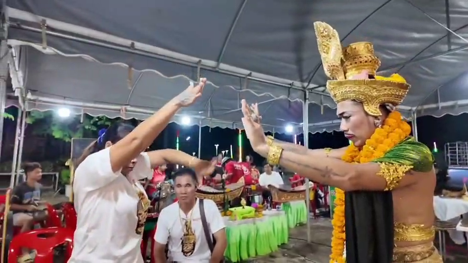 "วังนาคินทร์" บวงสรวงพญานาคเข้าพรรษาทำพิธีศักดิ์สิทธิ์ เมฆลอยคล้ายพญานาค