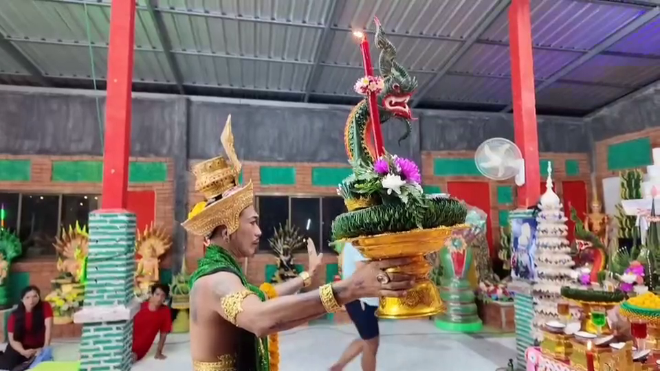 "วังนาคินทร์" บวงสรวงพญานาคเข้าพรรษาทำพิธีศักดิ์สิทธิ์ เมฆลอยคล้ายพญานาค