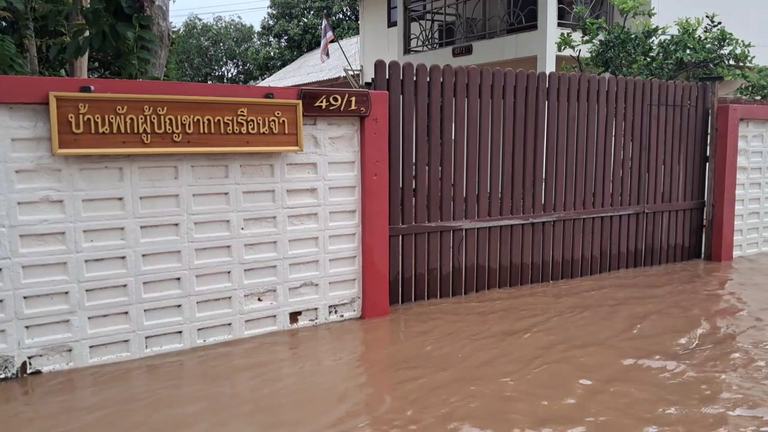 'แม่น้ำยม' ล้นทะลักท่วมเมือง