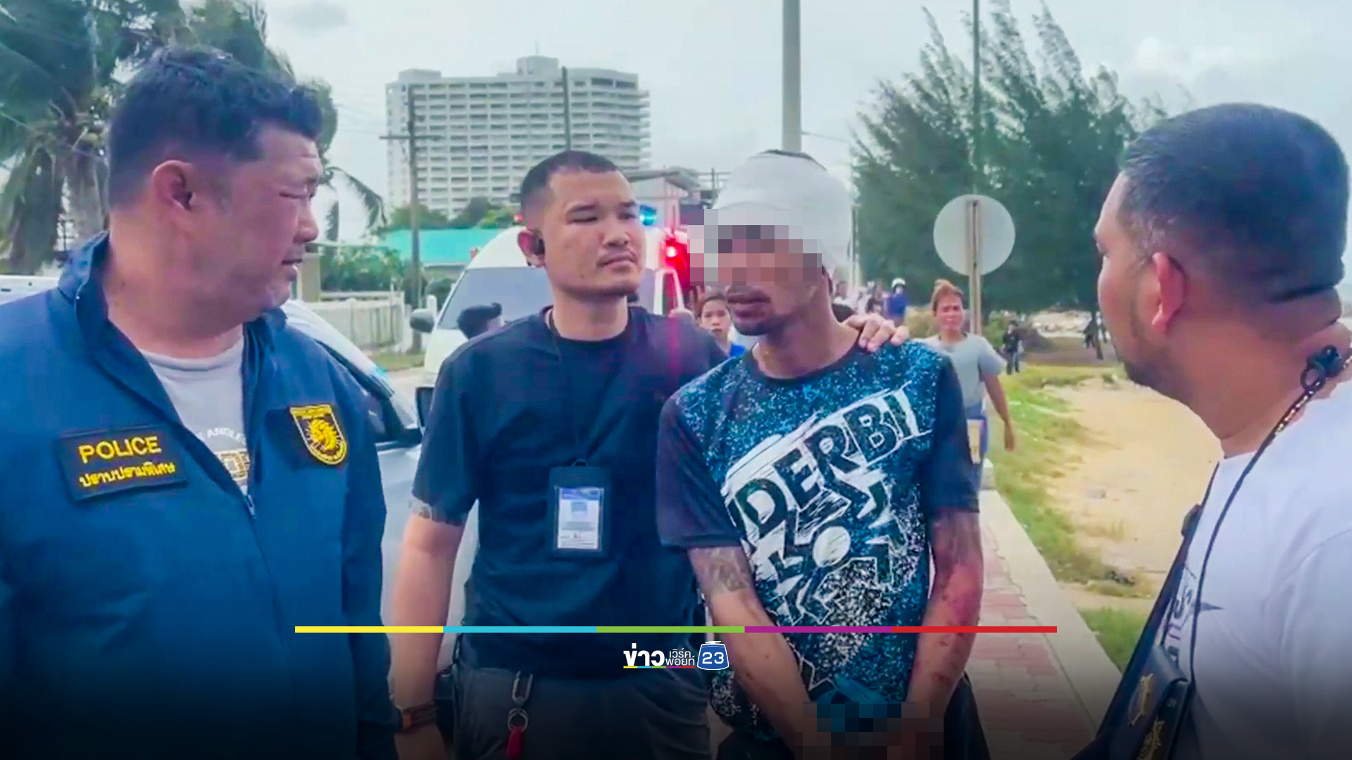 พ่อค้ายาซิ่งหนีตำรวจ รถเสียหลักตกทะเล หนีไม่รอด! ถูกจับไว้ได้พร้อมยาบ้า-ไอซ์