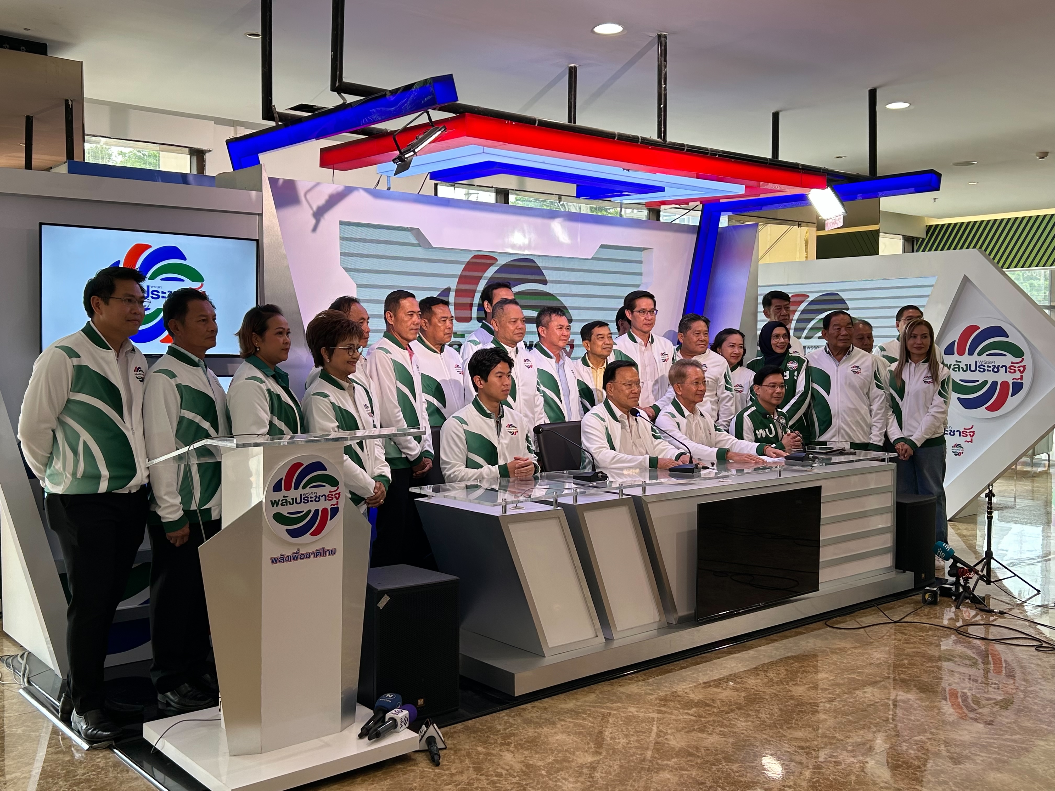พปชร.ถล่มรัฐบาล อ่อนข้อ-ปล่อยกัมพูชาใส่ร้ายไทยบนเวทีโลก