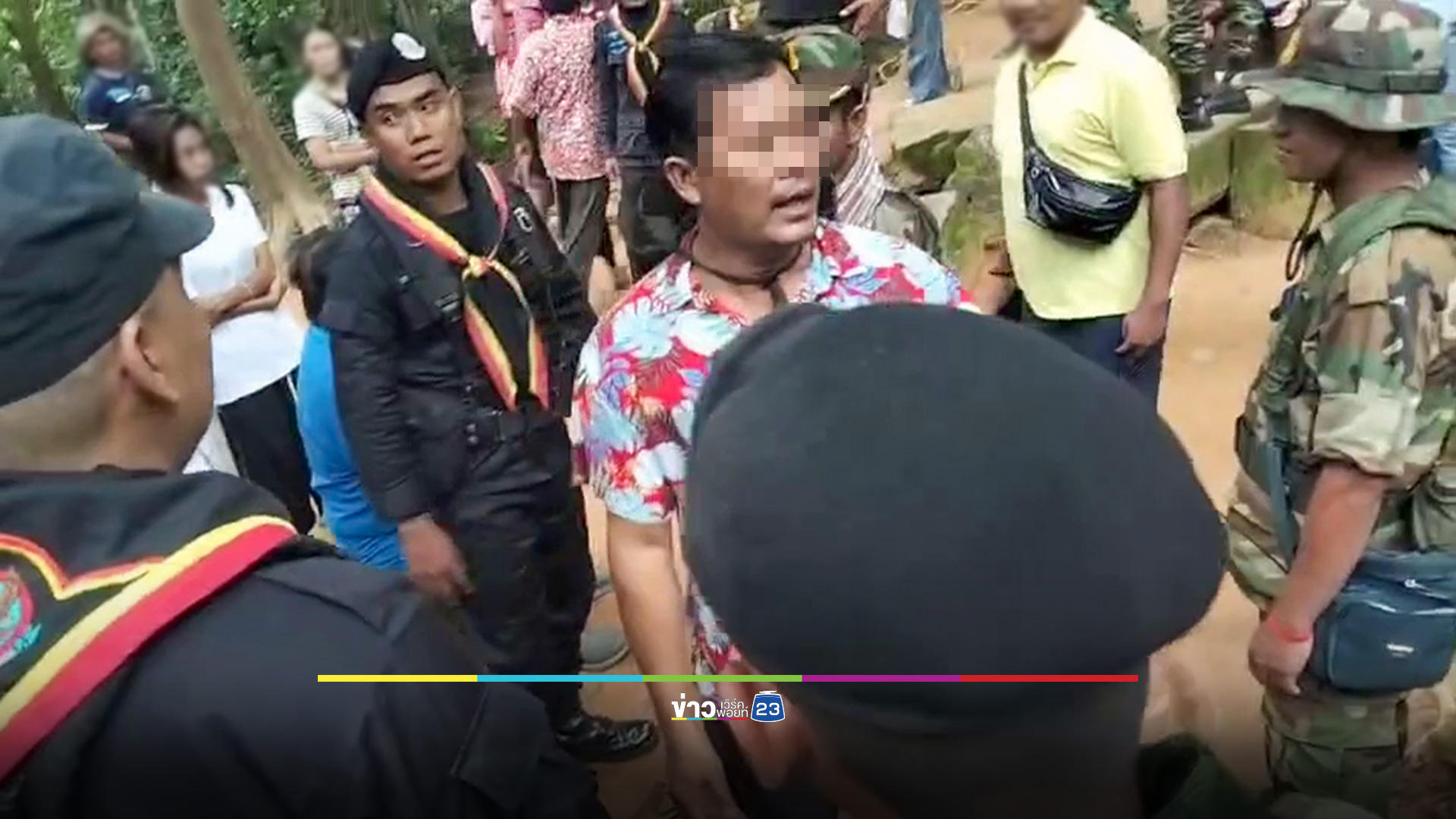 นักท่องเที่ยวกัมพูชา พยายามแสดงเชิงสัญลักษณ์ที่ปราสาทตาควาย หวิดปะทะนักท่องเที่ยวไทย