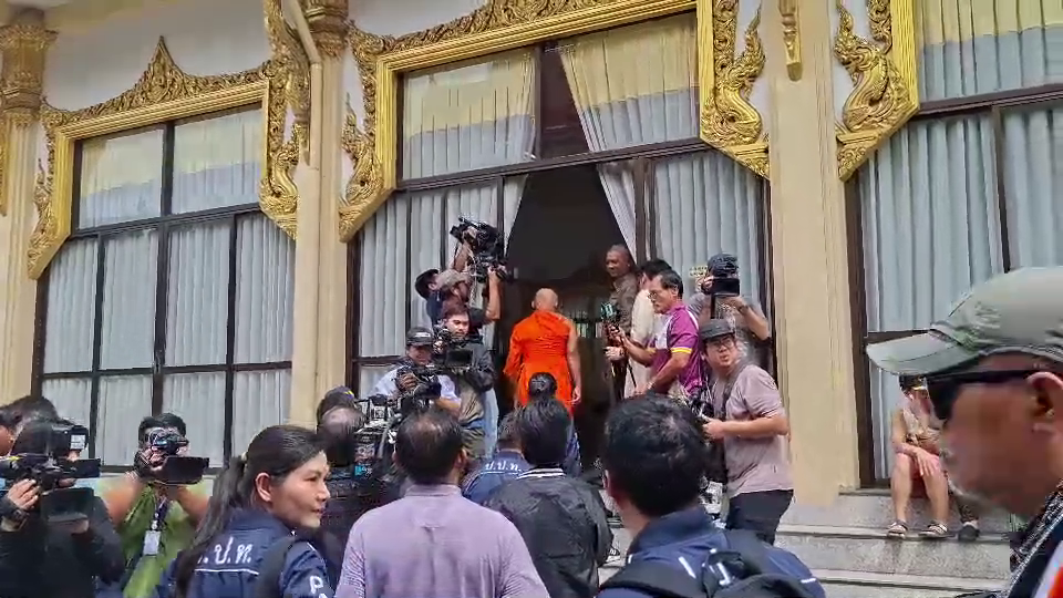 ปูพรมสอบวัดม่วง! ชาวบ้านโวยตร. “เก่งแต่กับพระ”