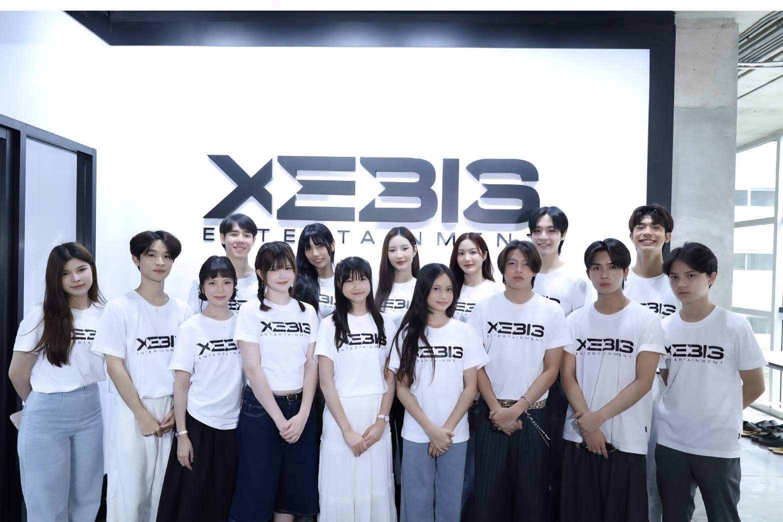 "XEBIS ENTERTAINMENT" จัดพิธีทำบุญเปิดออฟฟิศใหม่ เสริมสิริมงคลเดินหน้าสู่วงการบันเทิง