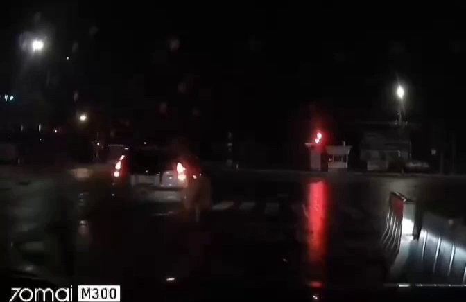 สาวร้องสายไหมต้องรอด 'ตลกชื่อดัง' เมาขับรถชนกลางสี่แยกก่อนหลบหนี