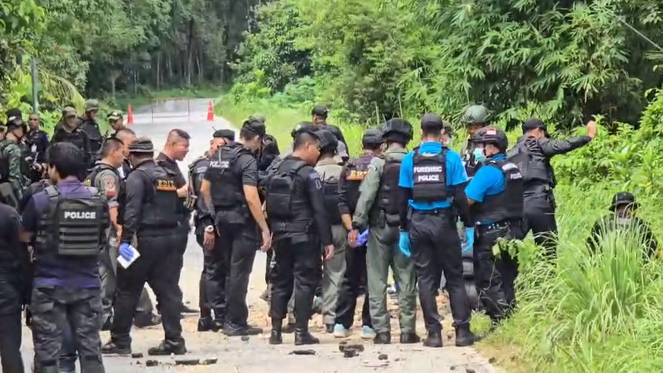 รถทหารเจาะไอร้องถูกลอบบึ้ม ขณะตรวจกล้อง วจป.ถูกเผา