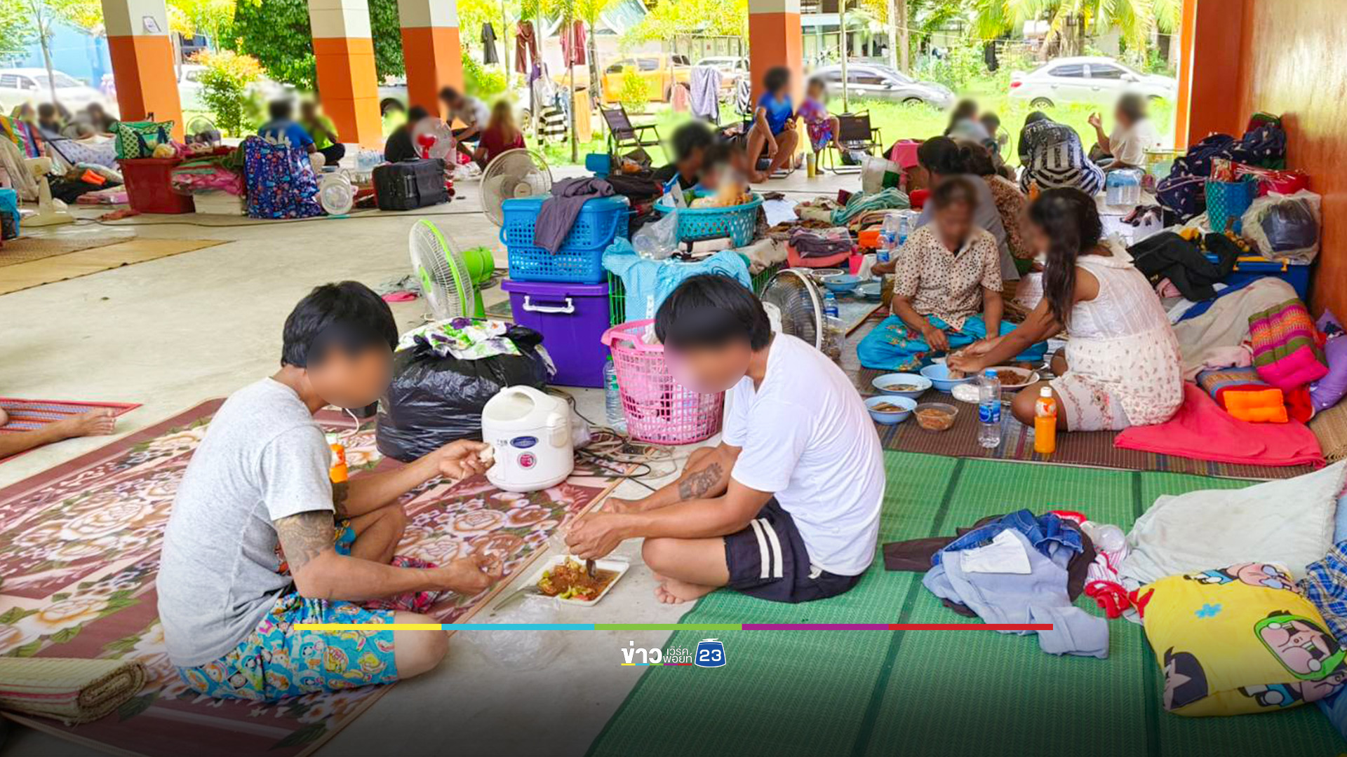 ชาวบ้านชายแดนศรีสะเกษ ยันจะไม่กลับบ้าน จนกว่าสถานการณ์จะคลี่คลาย