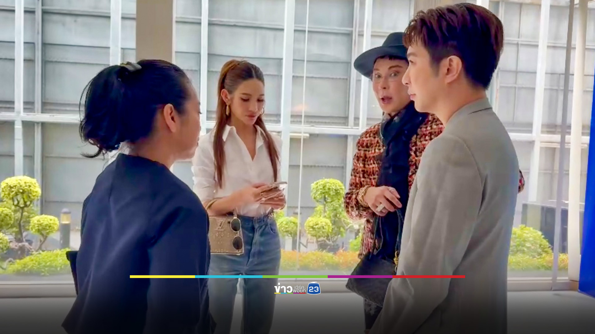 กลุ่มคนดังผนึกกำลัง ส่งต่อกำลังใจทหารชายแดนไทย-กัมพูชา