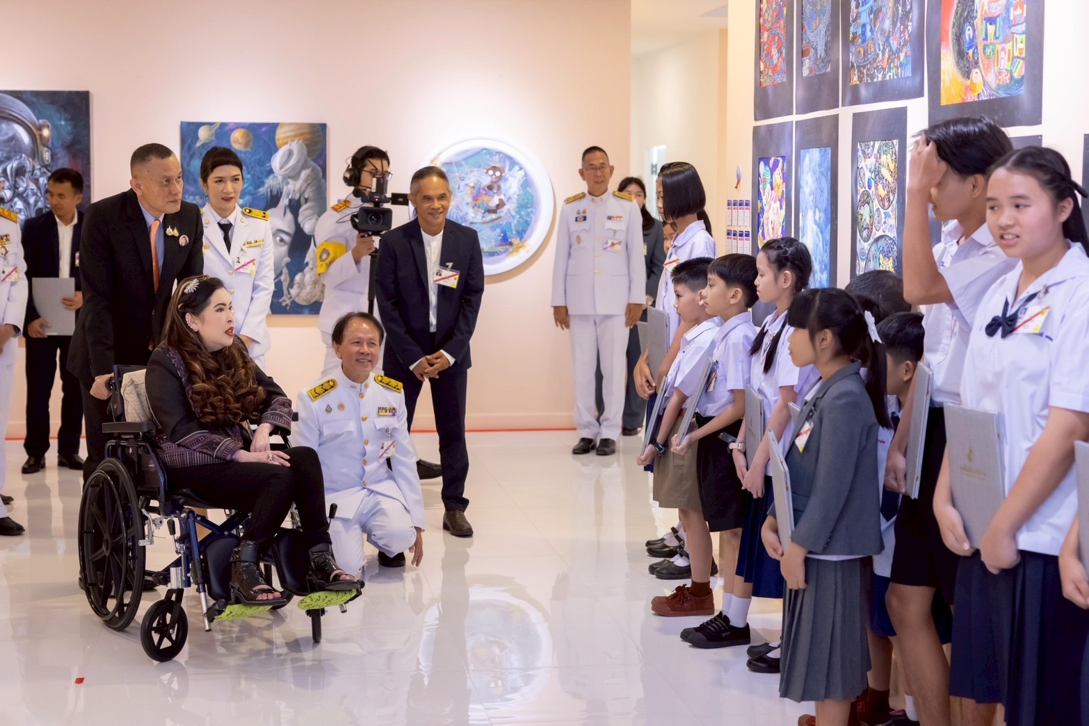 สมเด็จพระเจ้าน้องนางเธอฯ เสด็จเปิดนิทรรศการ “อวกาศ” โครงการประกวดจิตรกรรม “ทิพย์พิมานสืบสานสิริศิลป์” ครั้งที่ 2