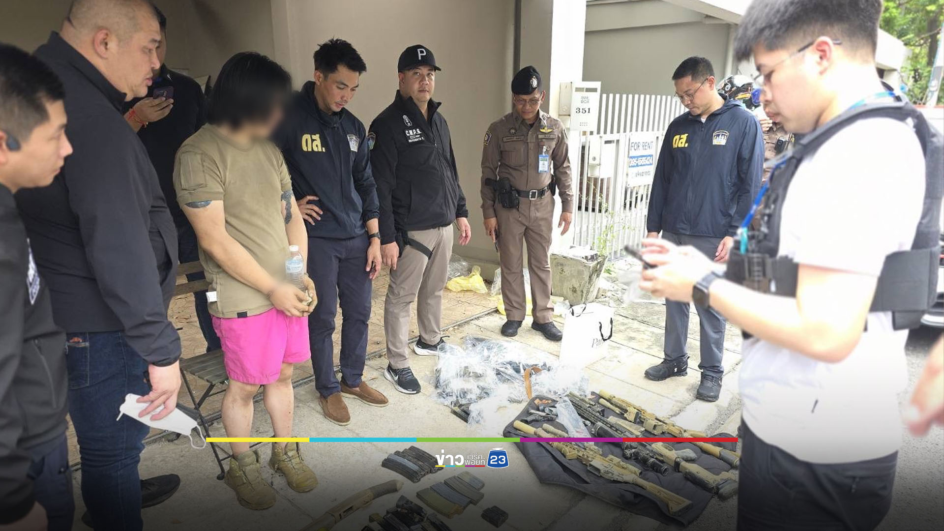 รวบ “ไฮโซลูกนัท” บังคับสาวเสพยา ค้นบ้านเจอคลังอาวุธเพียบ
