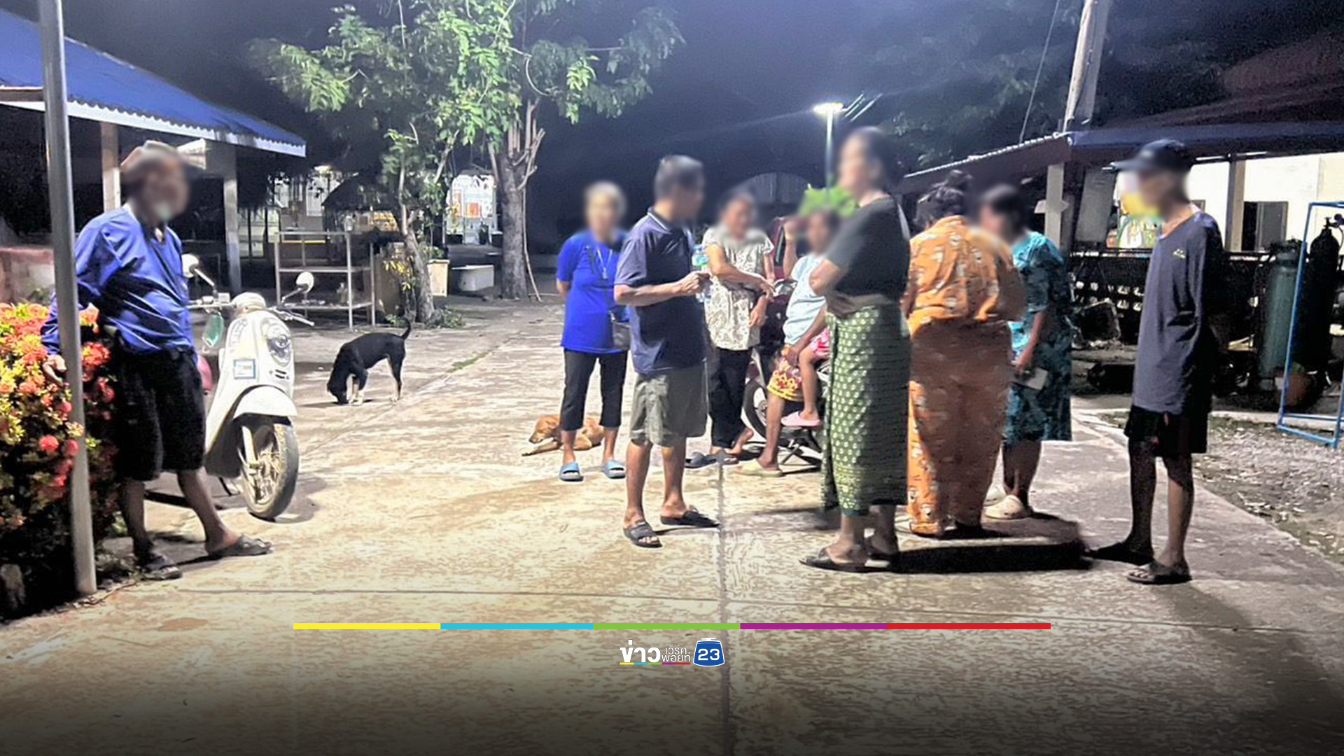 ชาวบ้านล้อมจับพระสึก หลังเห็นตำตา พาสีกาเล่นบทรักในกุฏิ