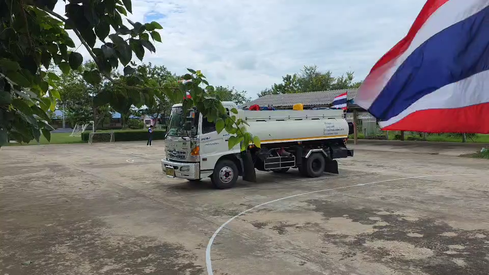 ชายแดนบ้านหนองจานคึกคัก รถดูดส้วมมาตามนัด!