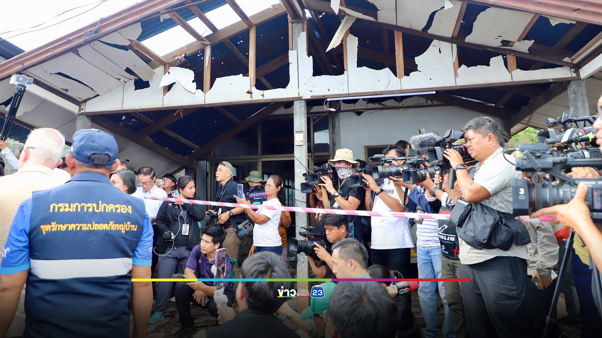 ทูต-นานาชาติ ลงพื้นที่ทุ่นระเบิดชายแดน - โฆษก ทบ.ยืนยันหลักฐานชี้กัมพูชาใช้ทุ่นระเบิดโจมตีฝ่ายไทยจริง
